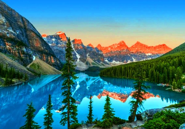 Turquoise lake and mountain peaks in the Canadian Rockies